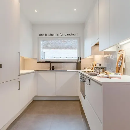 Beautifully Renovated Holiday Home In A Top Location Near The Sea And The Beach Holiday home *