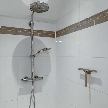 Beautifully Renovated Holiday Home In A Top Location Near The Sea And The Beach *
